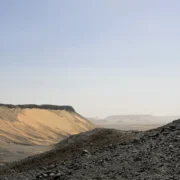White formations visited on the classic desert circuit